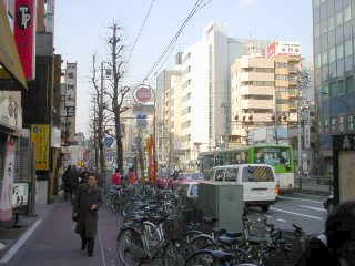 獶