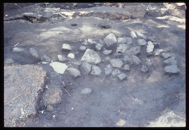 8号竪穴（古段階）　礫群出土状況