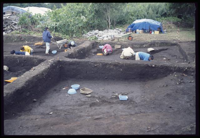 9号竪穴　発掘調査の様子