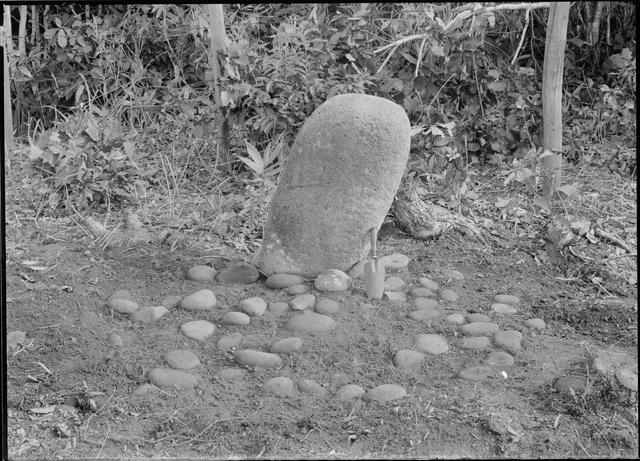 Jichin’yama Stone Circle, standing stone, and stacked stones in the south part of the stone circle (from the northwest)