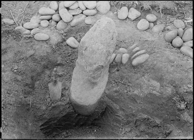 Jichin’yama Stone Circle, excavating standing stone (from the south?)