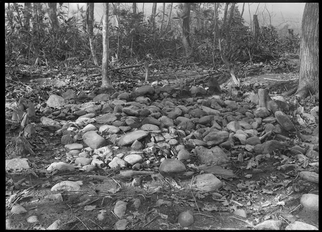 Kamui Kotan Stone Circle (Kamui Kotan 5 Site), stone circle No.1 (“1号石籬, Group Ⅰ), reconstructing stone circle No.1 (from the northeast?)