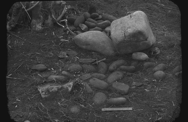 Nishizakiyama Minami Stone Circle (Area 3), around the north side of stone circle No.3 (from the north)