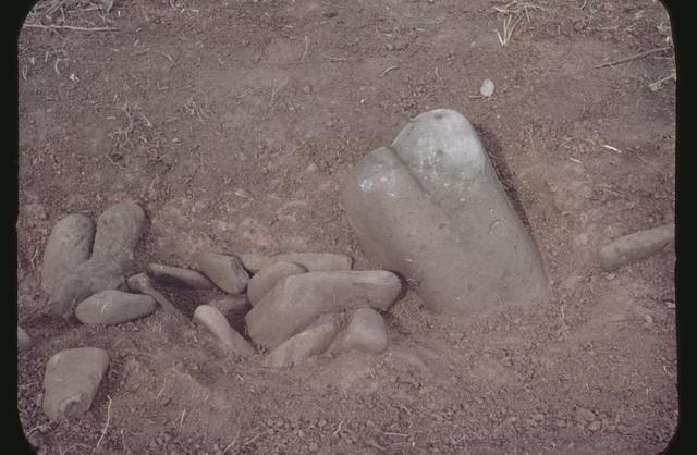 西崎山南環状列石（3区）　第1号（東から撮影）