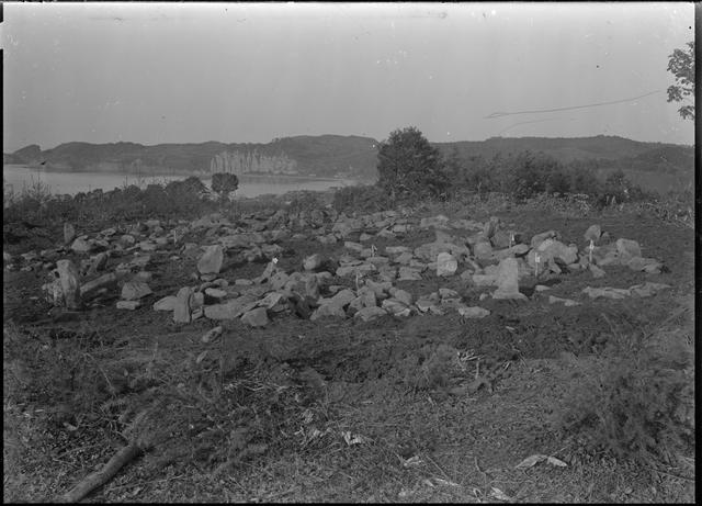 Nishizakiyama Stone Circle (Area 1), panoramic view (from the west)