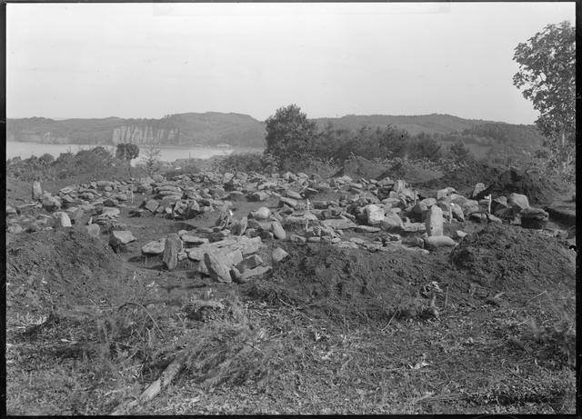 Nishizakiyama Stone Circle (Area 1), panoramic view (from the west)