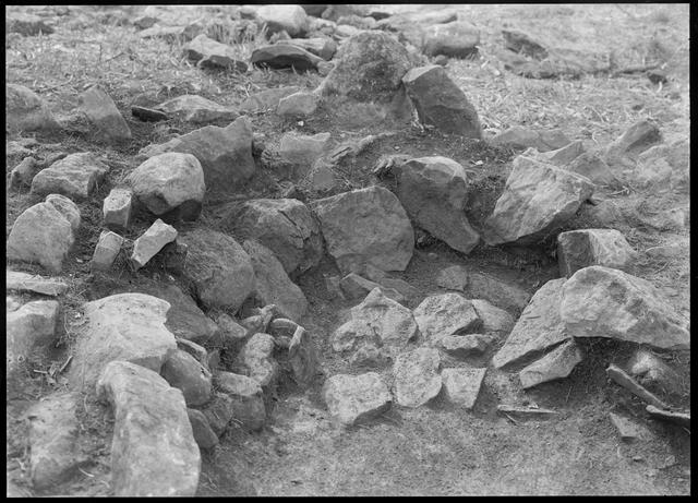 Otoe Stone Circle, stone circle No.3, upper layer under the burial pit (from the east)