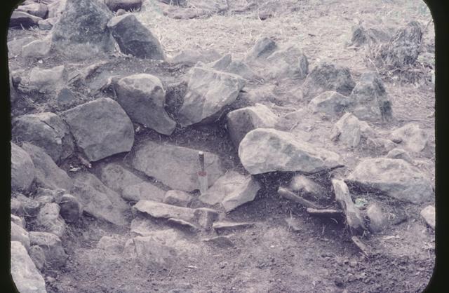 Otoe Stone Circle, stone circle No.3, upper surface of the burial pit (from the east)