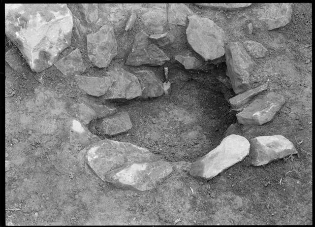 音江環状列石　第5号　立石内部（北から撮影）