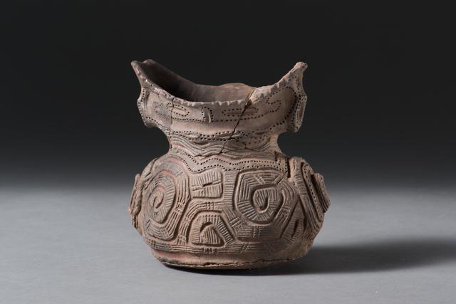 Burial pottery vessels